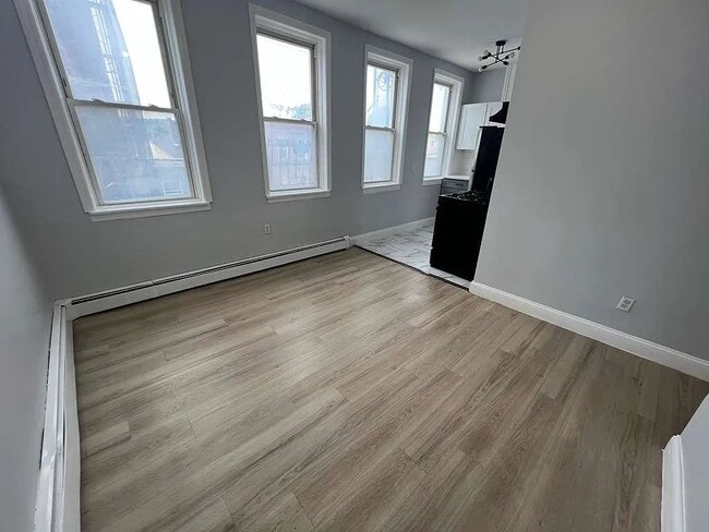 Foto del edificio - 596 River St