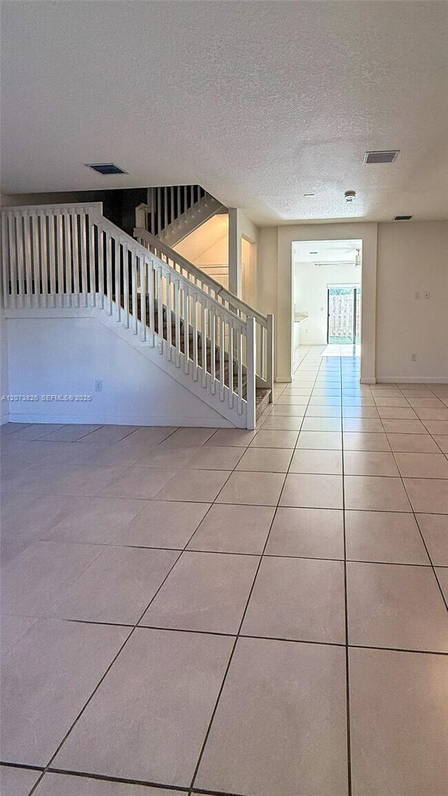 Foto del edificio - 20800 NE 5th Ct