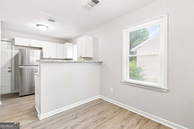 Building Photo - 2123 Blayton Ln SE