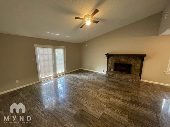 Building Photo - 8685 Woodside Ln