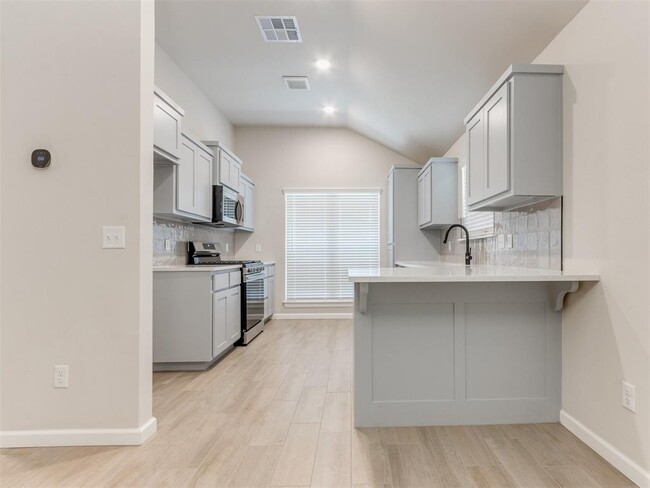 Building Photo - 18012 Austin Ct
