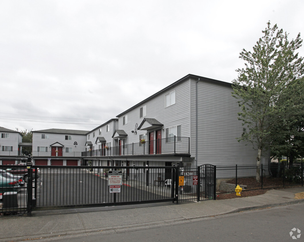 Primary Photo - Burnside Garden Apartments