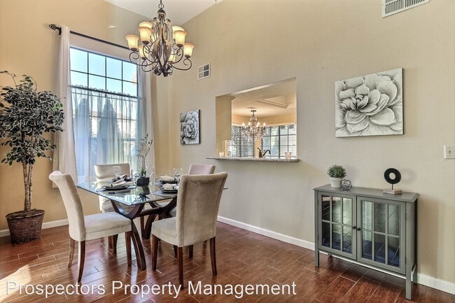 Building Photo - 2 br, 3 bath House - 990 Oak Park Dr