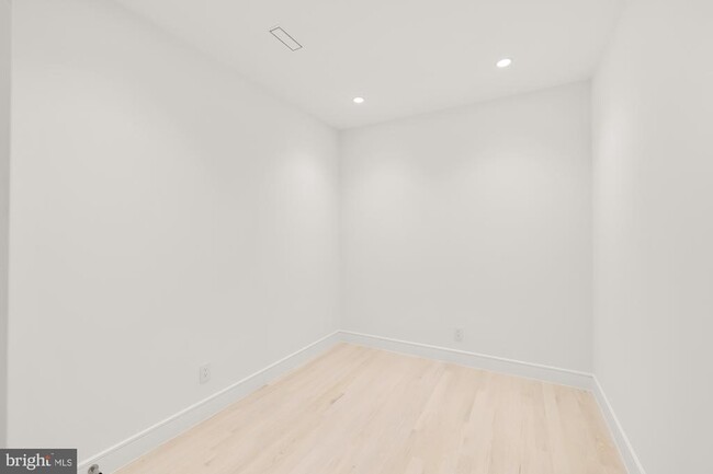 Building Photo - 1515 14th St NW
