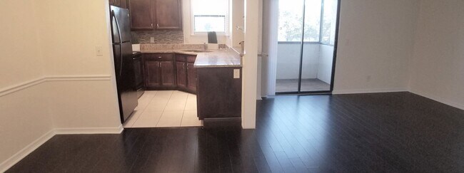 Foto del edificio - Beautiful 1/1 Remodeled Condo for Rent in ...