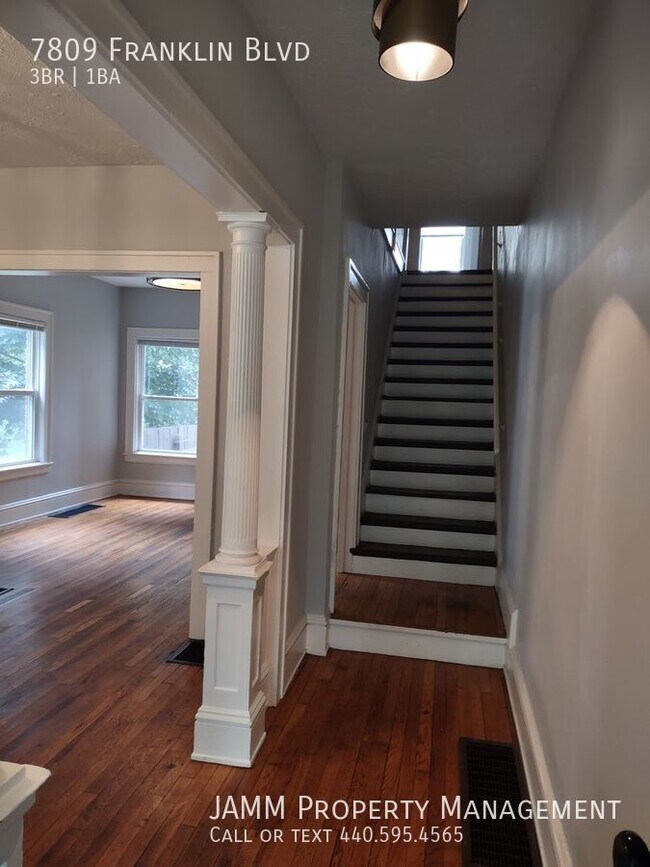 Building Photo - Beautiful 3bd 1ba brick townhome in Detroi...