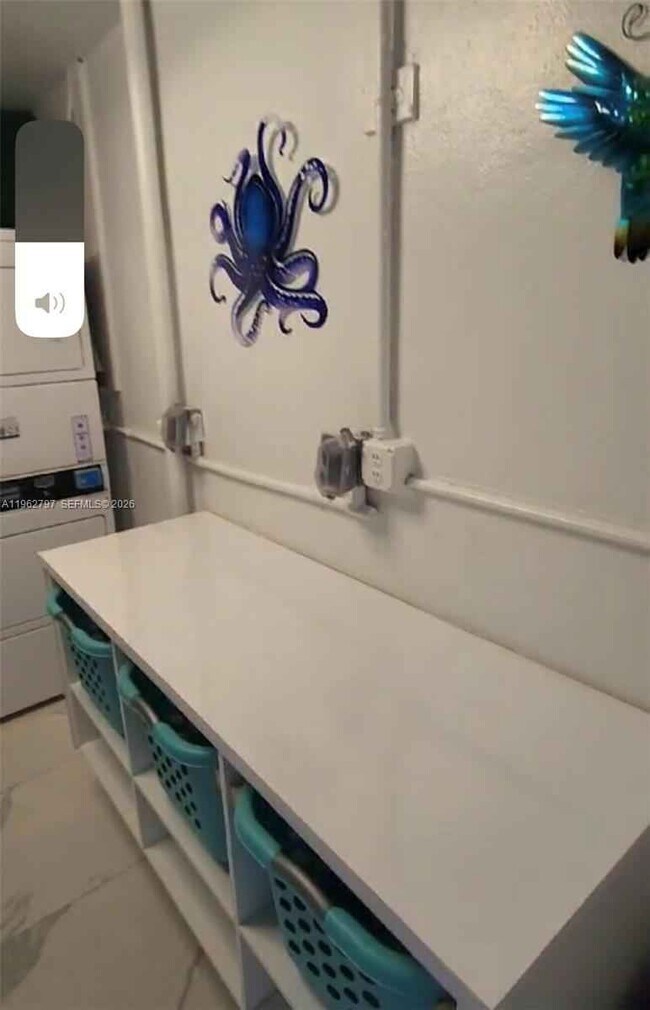 Building Photo - 2101 Normandy Dr