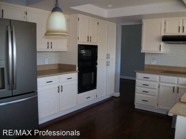 Building Photo - 4 br, 3 bath House - 941 Railborne Ct.