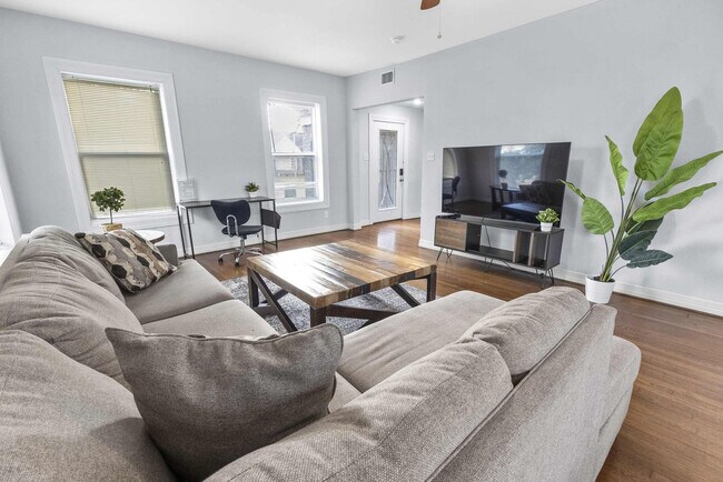 Foto del edificio - 3321 Charleston St