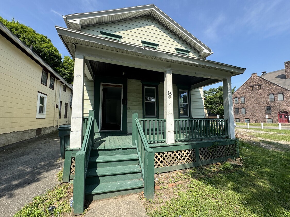 Primary Photo - 15 Ardmore St