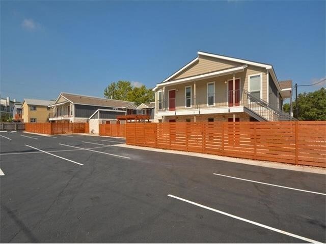 Building Photo - 2512 Durwood St