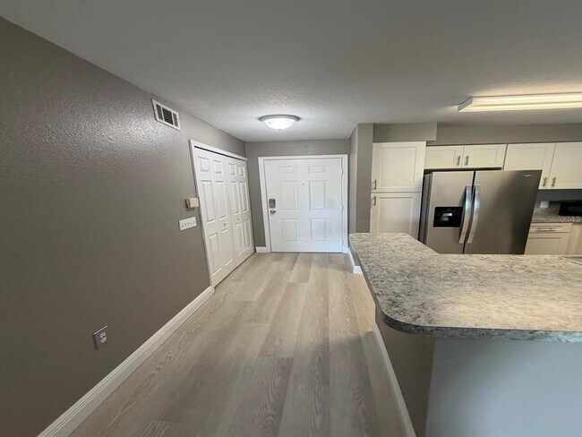Foto del edificio - 13803 Fairway Island Dr