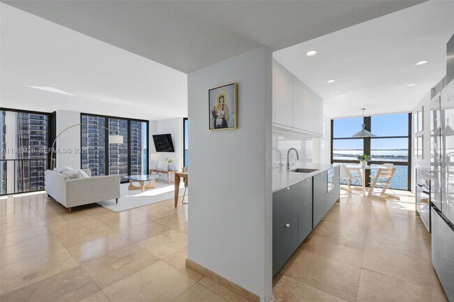 Foto del edificio - 1915 Brickell Ave