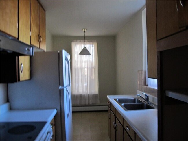 Foto del edificio - 34 Hathaway St E
