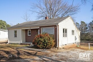 Building Photo - 306 N Main St