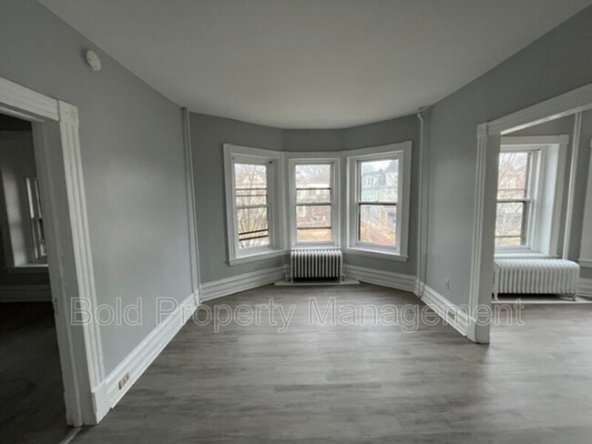 Building Photo - 701 N 5th St