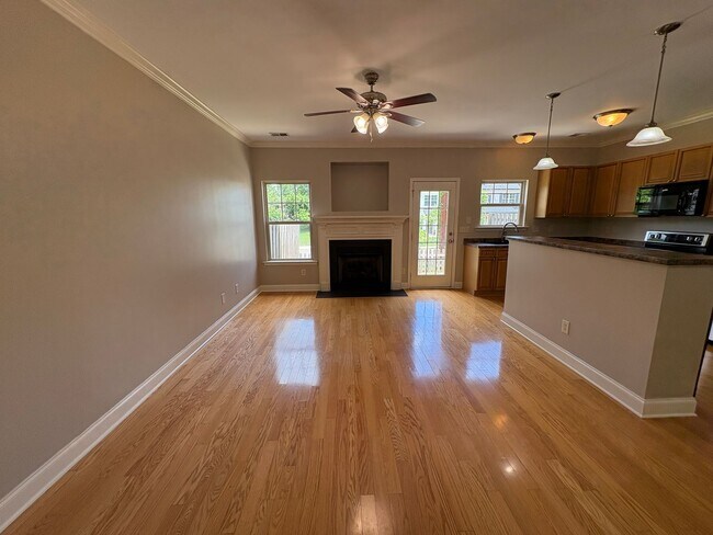 Foto del edificio - 735 Tulip Grove Rd