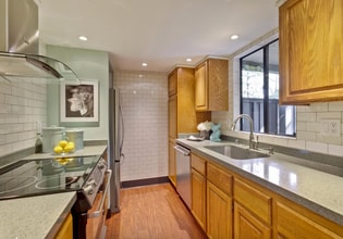 Building Photo - 5194 Makati Cir