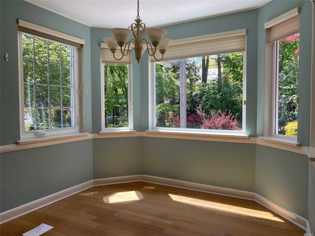 Building Photo - 222 Trumbull Rd