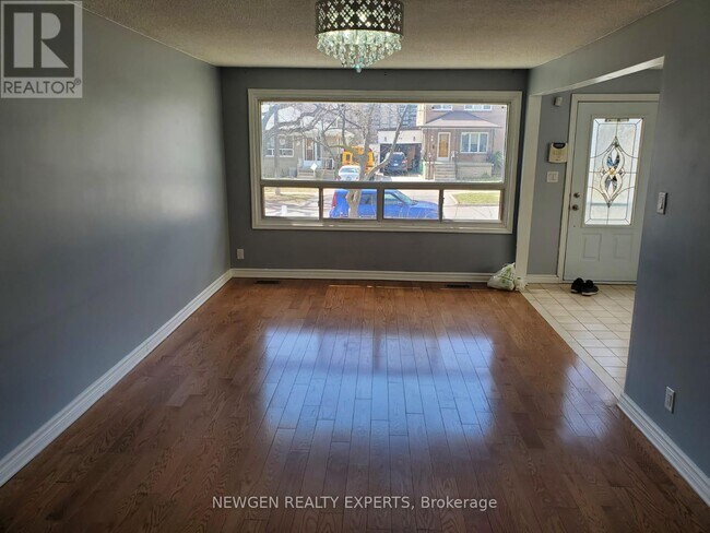 Building Photo - 25 Rushley Dr