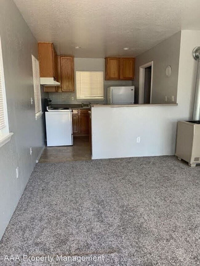 Building Photo - 2 br, 1 bath House - 2025 Applegate
