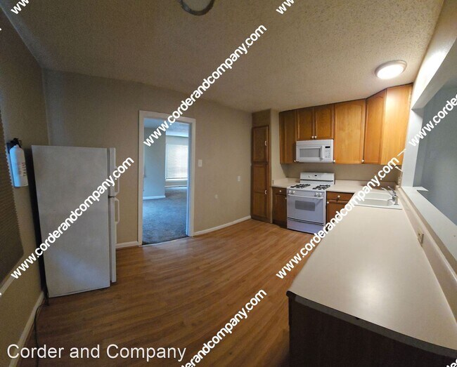 Building Photo - 2 br, 1 bath House - 9617 Guadalupe Trail NW