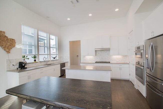 Foto del edificio - 6113 Sendero Hills Pkwy