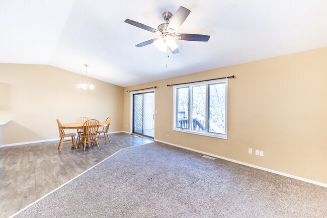 Building Photo - 2359 Springside Dr E