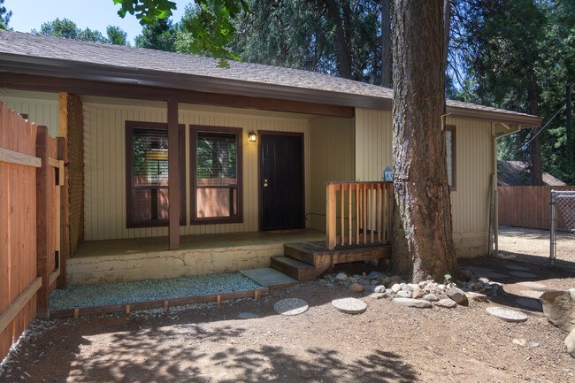 Unit B front - Duplex Backpack Trail