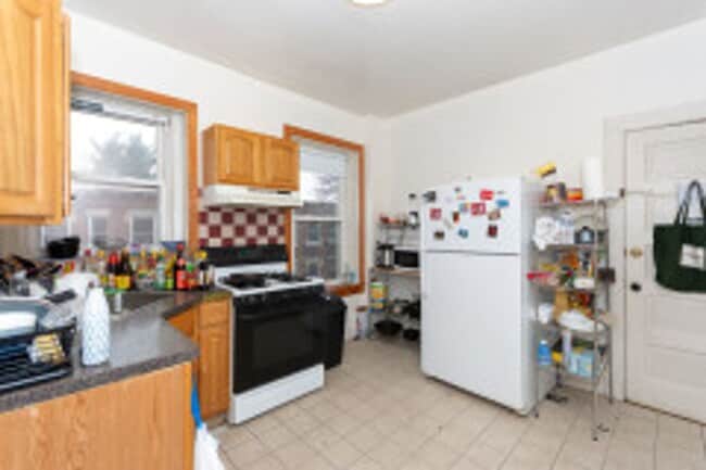 BU West / Central Campus - Spacious, Renovated Brookline 4 Bed/2 Bath on Thorndike for 9/1/2026 - BU West / Central Campus - Spacious, Renovated Brookline 4 Bed/2 Bath on Thorndike for 9/1/2026 Apartment