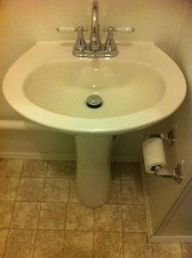 Foto del edificio - 3 bed 1 bath house in Richmond