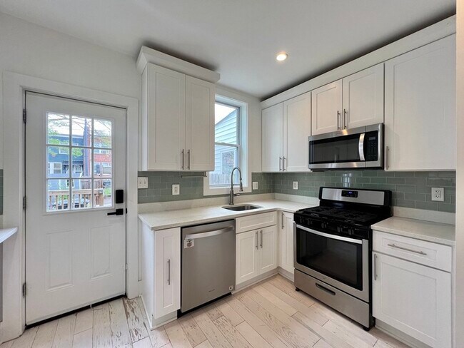 Foto del edificio - 1742 L St NE