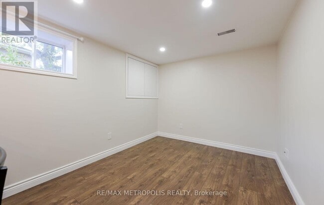 Building Photo - 2699 Sherhill Dr