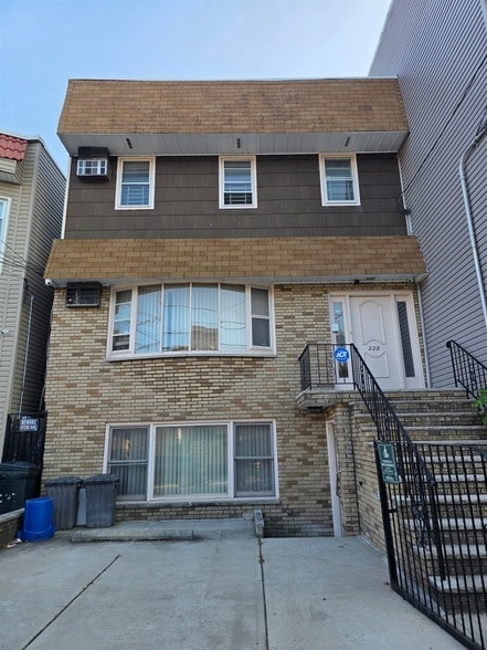 Photo - 229 Griffith Street Unit 2