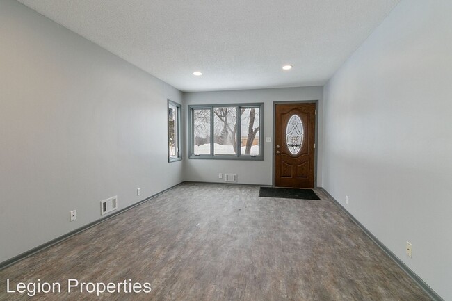 Building Photo - 3 br, 1 bath House - 797 Greenway Ave. N.