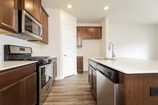 Building Photo - 131 Telford Dr