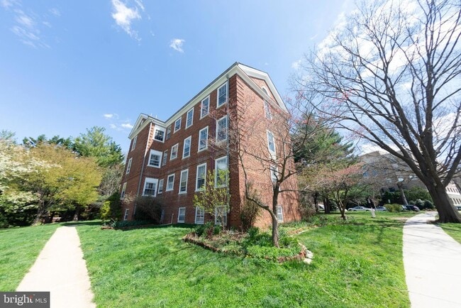 Building Photo - 3811 Newark St NW