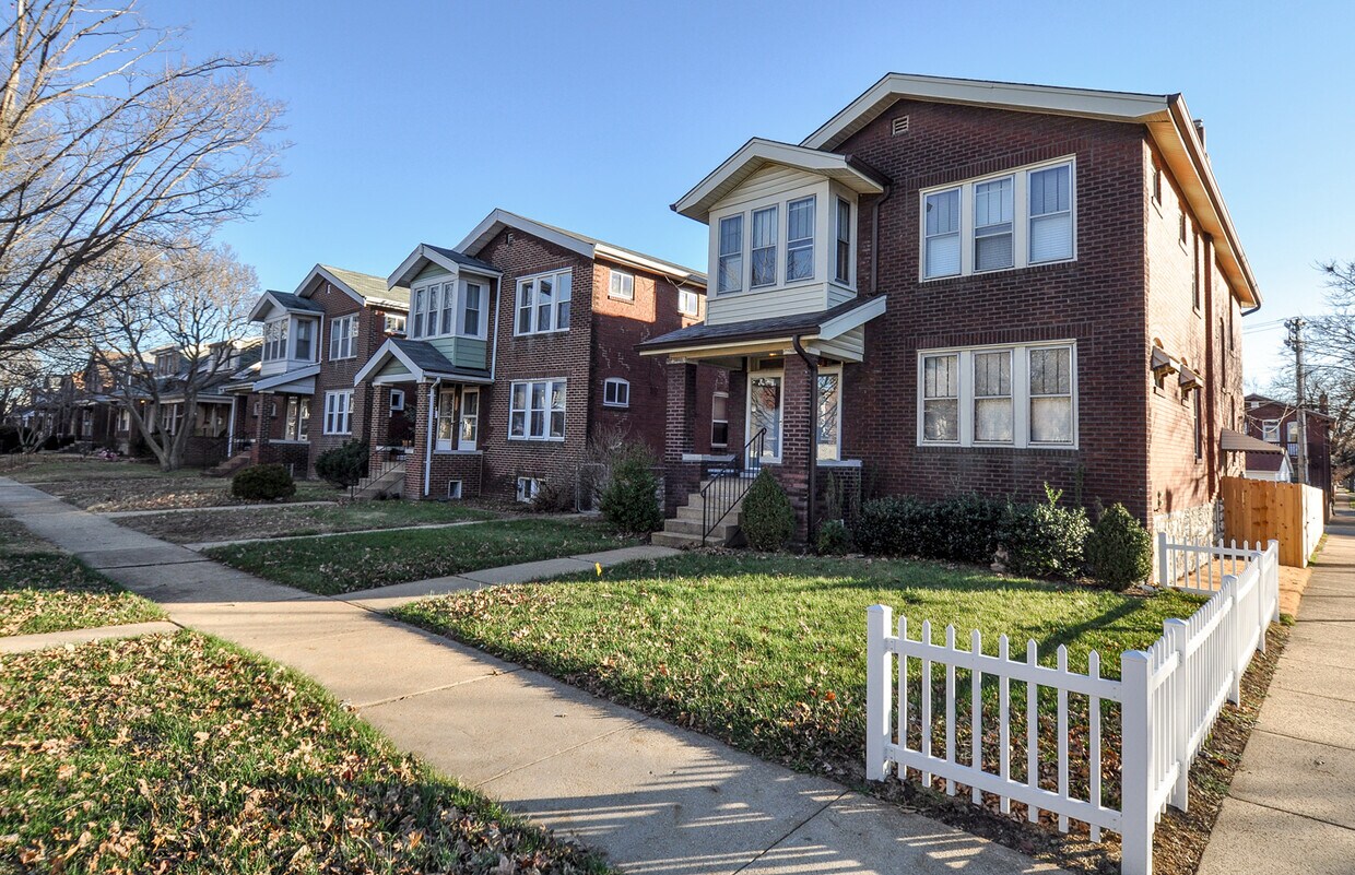 5048 Bancroft Avenue, Saint Louis, MO 63109 Townhome Rentals in Saint