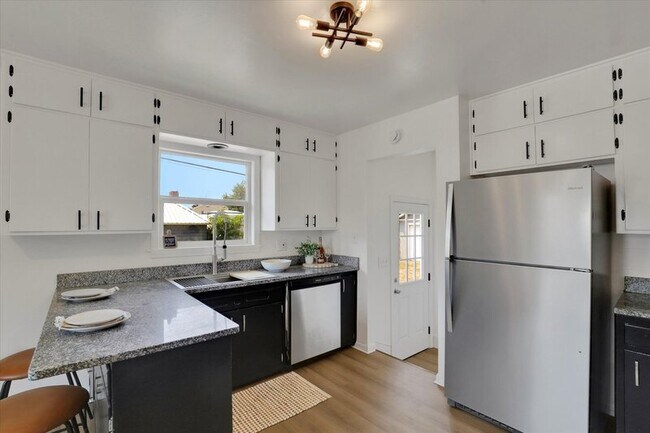 Foto del edificio - 3817 N Helena St