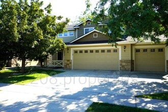 Building Photo - 2934 NW 11th Ave