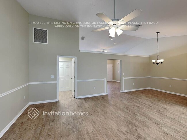 Foto del edificio - 4516 30th Ln E