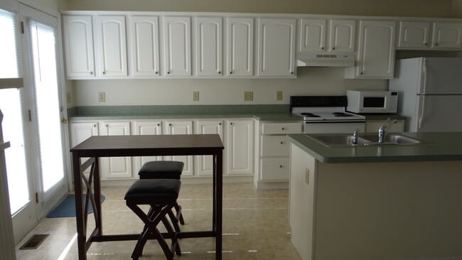 Building Photo - 981 Jasmine Dr