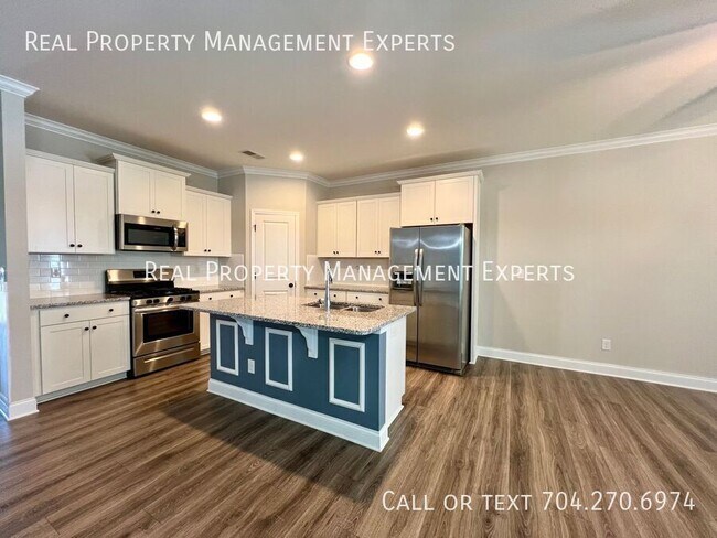 Foto del edificio - 5040 Harris Woods Blvd