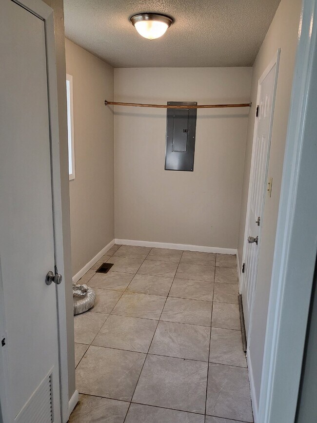 Building Photo - "Charming 3-Bedroom Home in Brookland - Co...