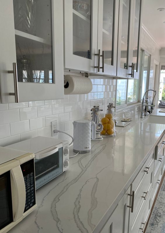 Building Photo - 1110 W Muirlands Dr