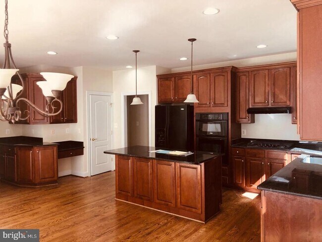 Foto del edificio - 8533 Gallahan Ct