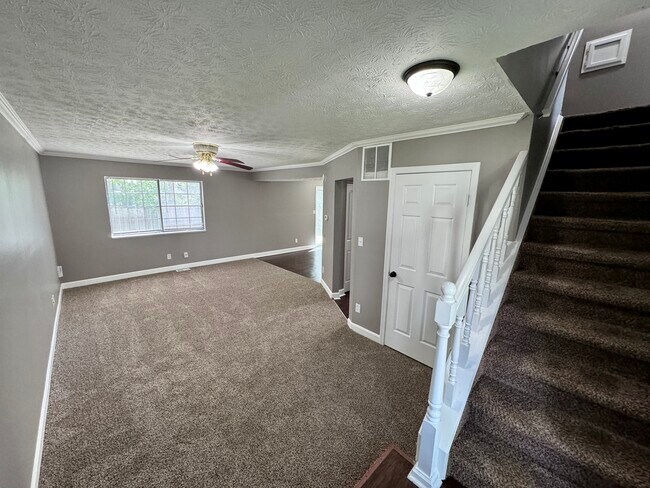 Foto del edificio - 1318 Westridge-4 Bed/2.5 Bath in Greenwood