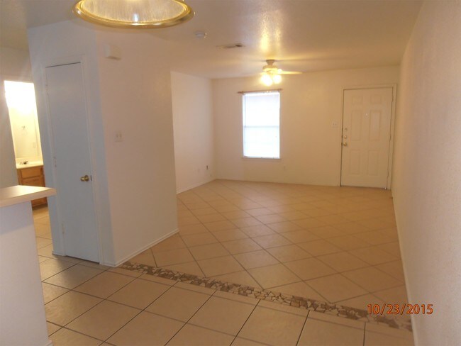 Building Photo - 1703 Spring Rose Cir