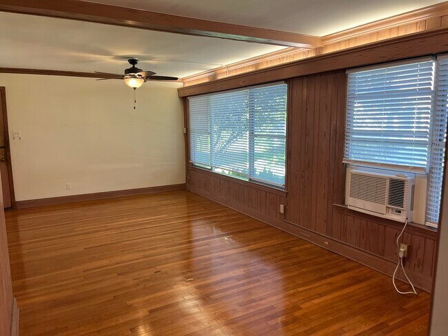 Sala de estar y comedor - 30 Thrasher St