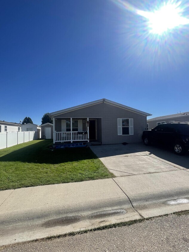 Foto principal - 2990 W C St